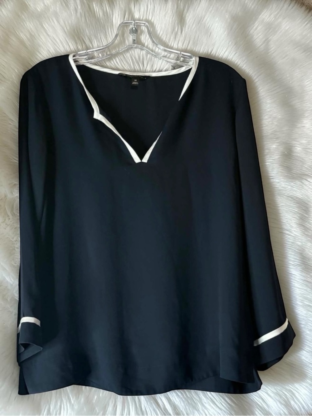 Women's Navy Blouse with White Trim - Classic V-Neck Top Size Medium